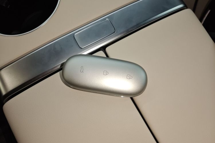 理想汽车 理想L8 2025款 Max 智能焕新版中控内饰11