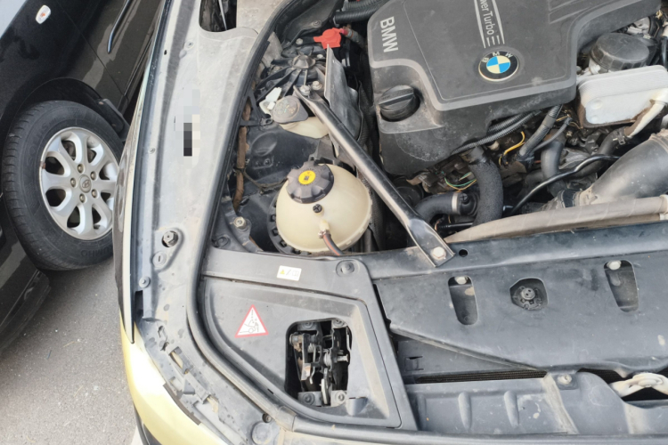 宝马5系 2013款 525Li 豪华型局部细节9006