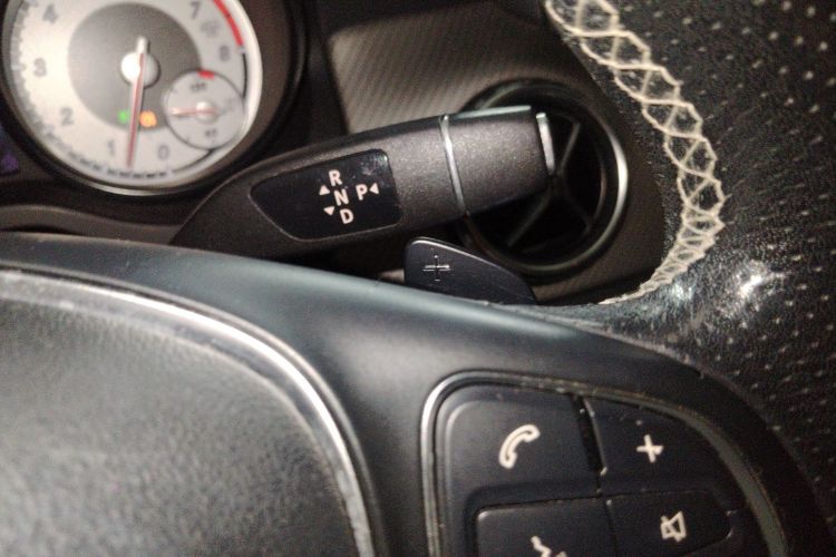 奔驰GLA 2016款 GLA 200 时尚型局部细节18