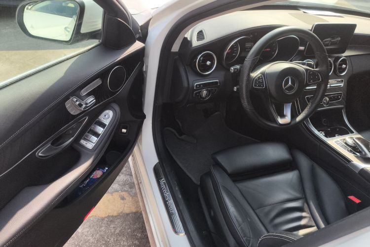 奔驰C级 2015款 C 260 L 运动型中控内饰7003