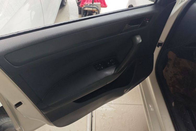 大众 桑塔纳 2016款 1.6L 自动风尚版中控内饰47