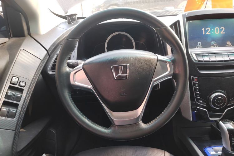 纳智捷 优6 SUV 2015款 1.8T 时尚型中控内饰13