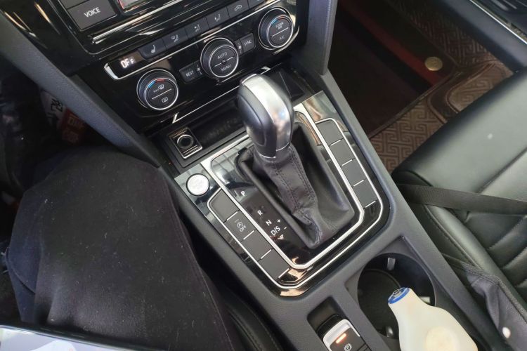 大众 迈腾 2019款 330TSI DSG 豪华型 国VI中控内饰18