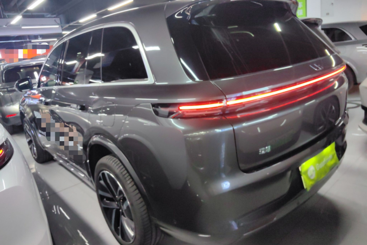 理想汽车 理想L8 2024款 Ultra车身外观4