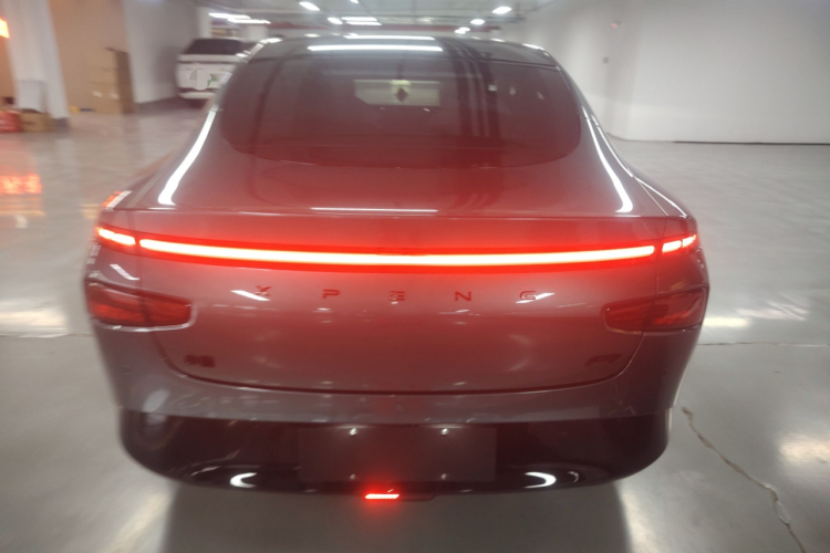 小鹏P7 2023款 P7i 702 Pro车身外观6004