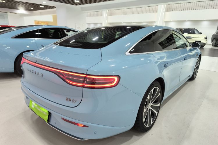 鸿蒙智行 智界S7 2024款 Ultra 四驱旗舰版车身外观7