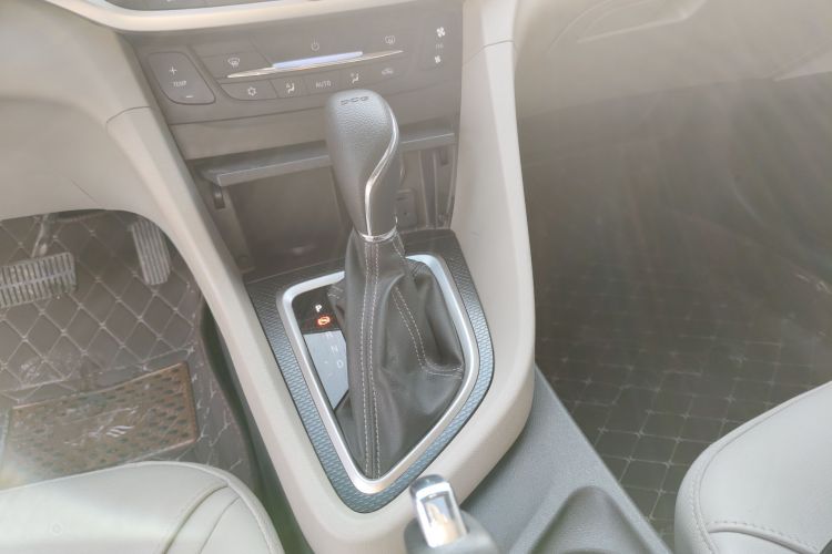 别克 英朗 2019款 15T 双离合互联精英型 国V中控内饰18