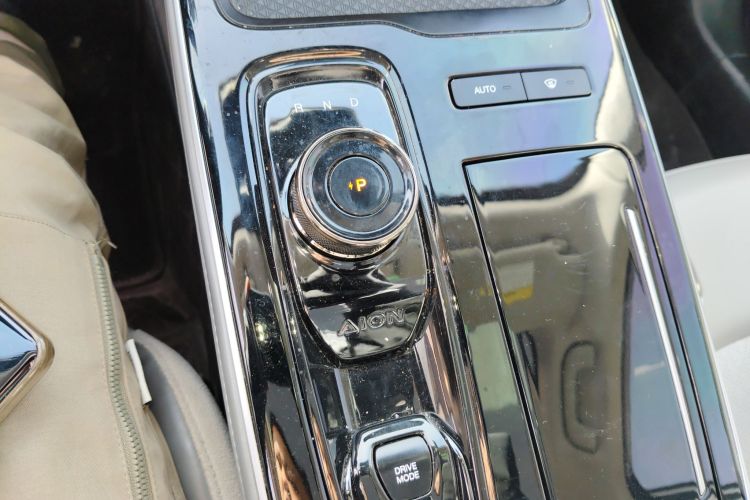 埃安 AION S Plus 2022款 80 智驾版局部细节18