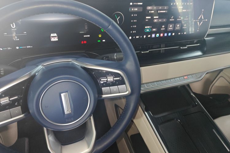 魏牌 高山 2023款 四驱旗舰版中控内饰18