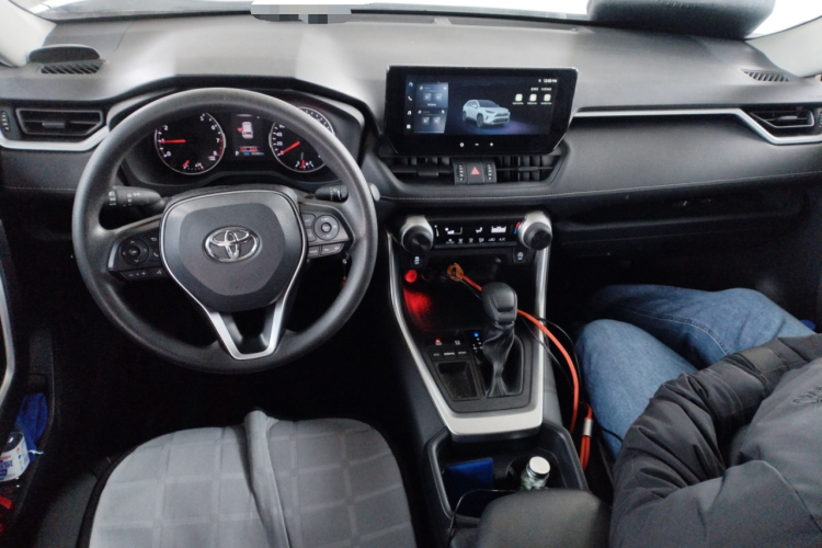 丰田 RAV4荣放 2023款 2.0L CVT两驱都市版中控内饰12