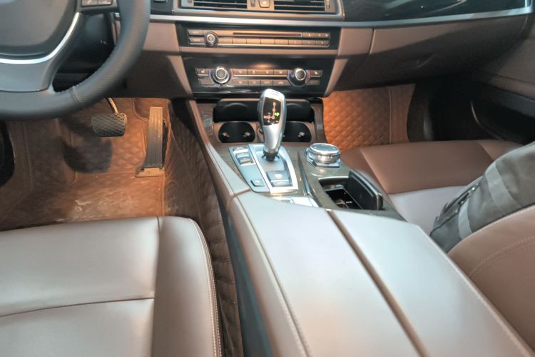 宝马5系 2014款 525Li 豪华设计套装局部细节18