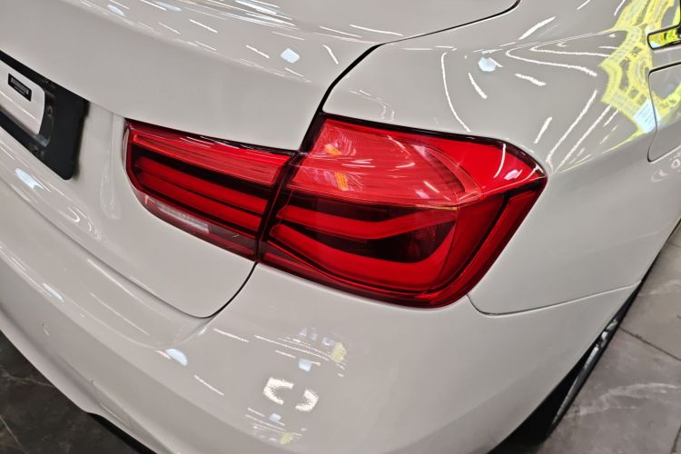 宝马3系 2019款 320Li M运动套装车身外观9