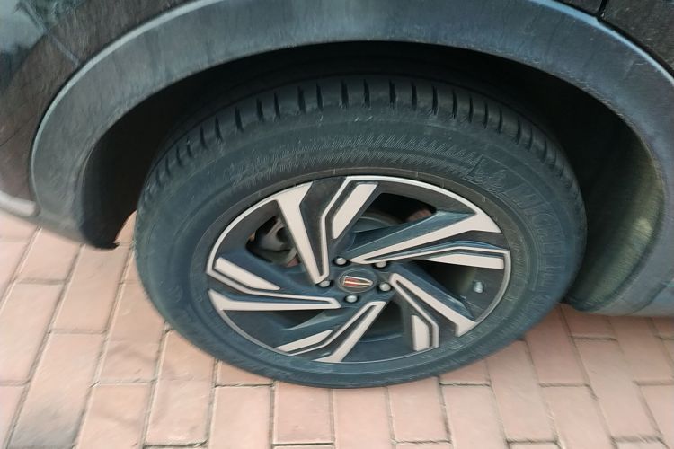 红旗HS5 2022款 改款 2.0T 智联旗享版车身外观6002