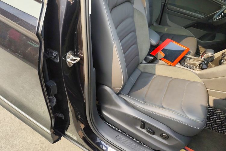 大众 途观L 2018款 改款 330TSI 自动两驱豪华版局部细节41