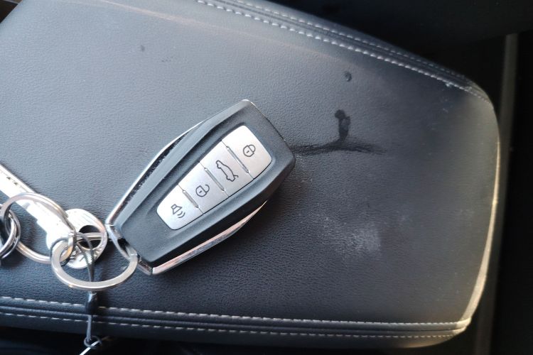 吉利汽车 帝豪 2023款 第4代冠军版 1.5L CVT豪华型中控内饰11