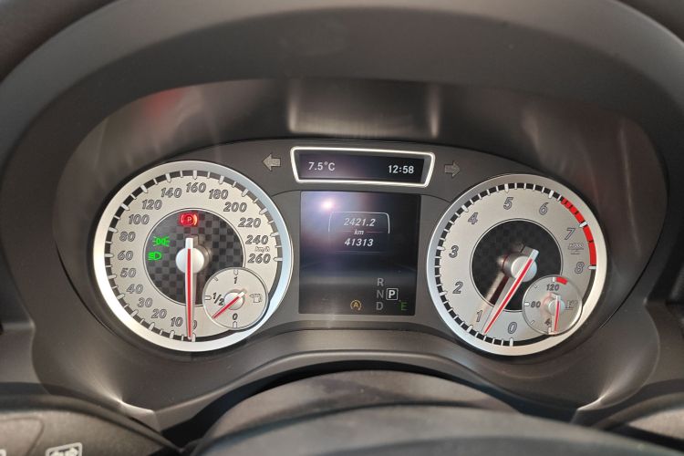 奔驰A级(进口) 2015款 A 200 时尚型局部细节14