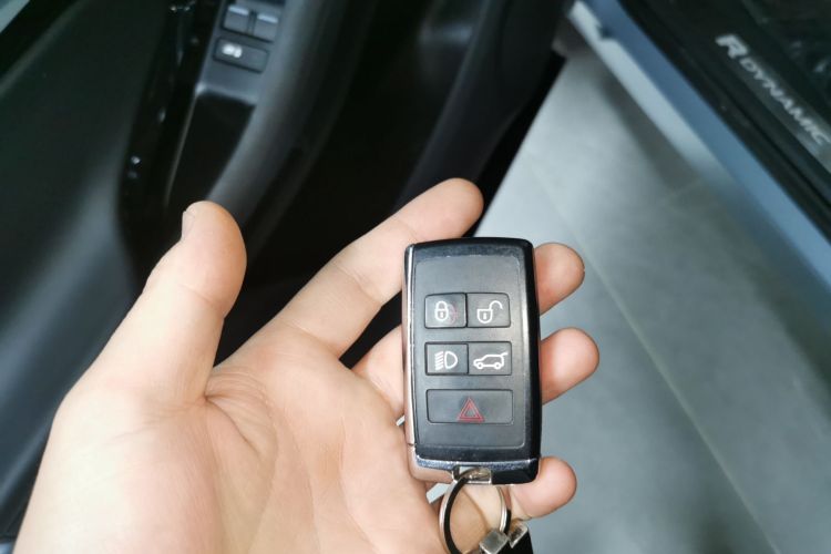 路虎 揽胜极光 2020款 249PS R-DYNAMIC S 运动版中控内饰7001