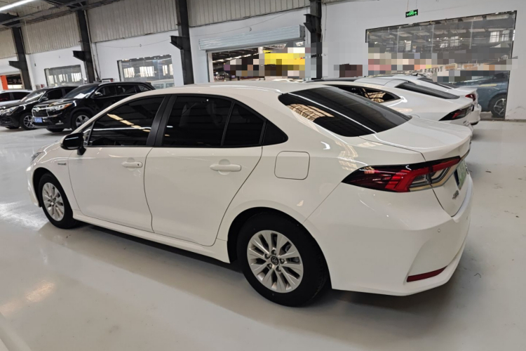 丰田 卡罗拉 2023款 1.8L 智能电混双擎 先锋版车身外观4