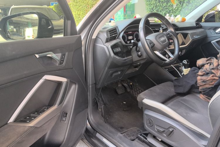 奥迪Q3 2022款 35 TFSI 进取动感型中控内饰20