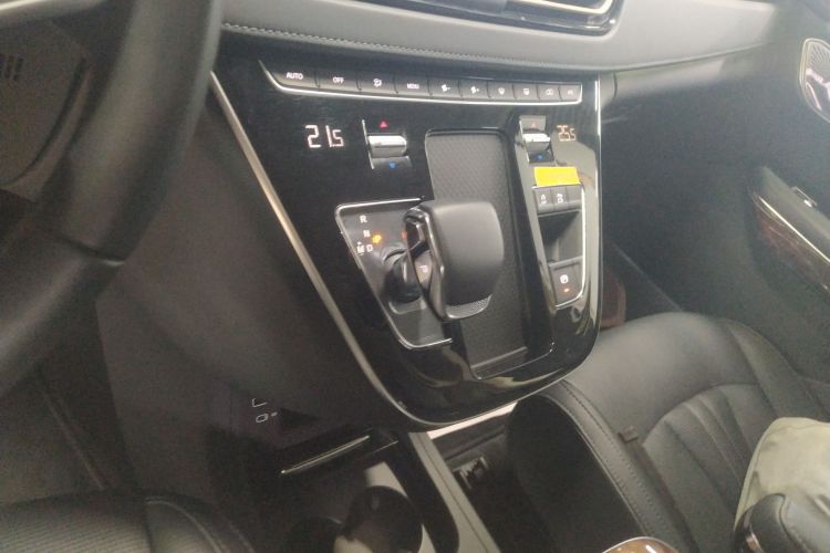 红旗HQ9 2023款 2.0T 智联旗享版中控内饰18