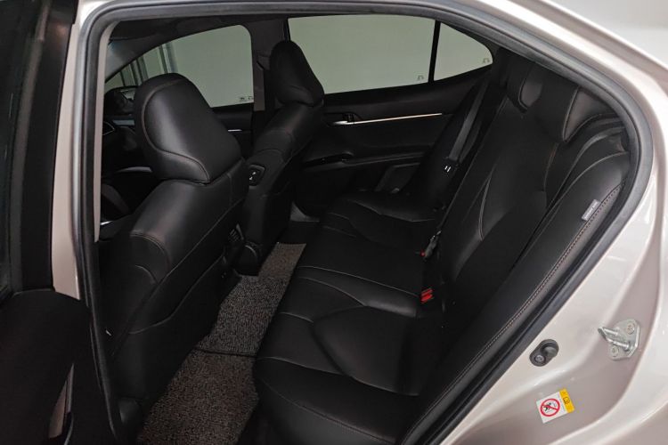 丰田 凯美瑞 2018款 2.0G 豪华版中控内饰21