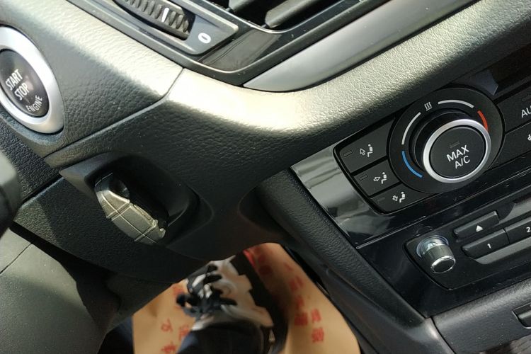 宝马X1 2015款 sDrive18i 领先晋级版中控内饰11