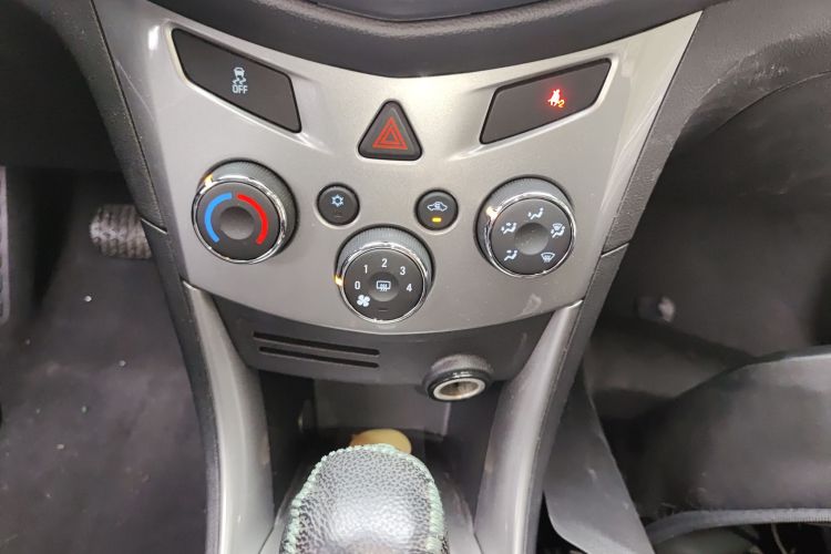 雪佛兰 创酷 2014款 1.4T 自动两驱豪华型中控内饰16