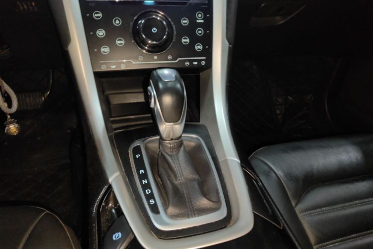 福特 蒙迪欧 2013款 1.5L GTDi180时尚型中控内饰18