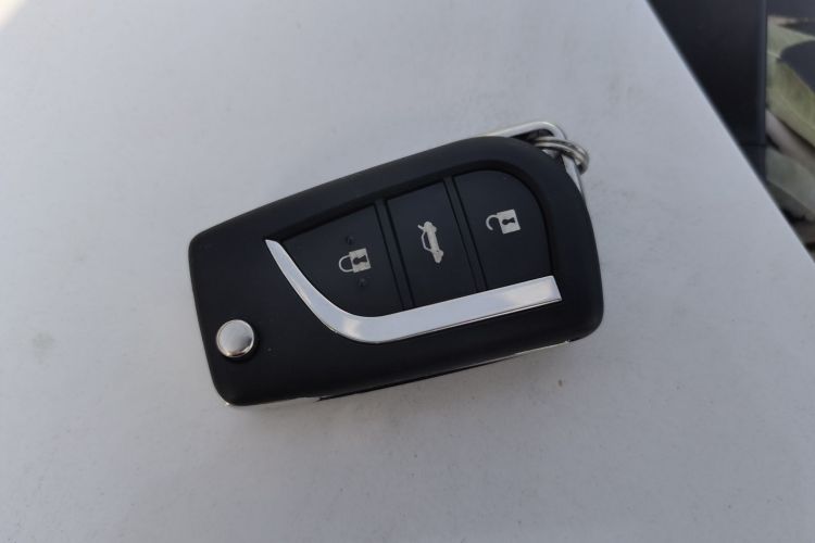 丰田 卡罗拉 2017款 改款 1.2T S-CVT GL-i中控内饰11