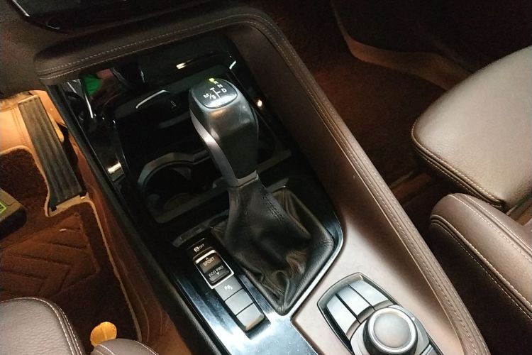 宝马X1 2016款 sDrive18Li 豪华型中控内饰18