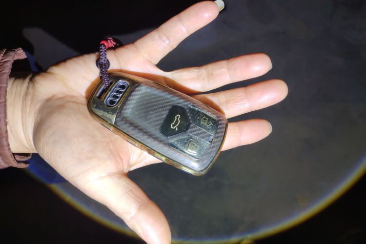 奥迪A4L 2018款 30周年年型 40 TFSI 进取型中控内饰7001