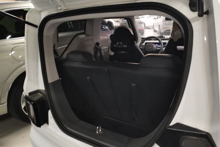 吉利银河 2024款 熊猫mini 200km 龙腾PRO版机舱底盘23