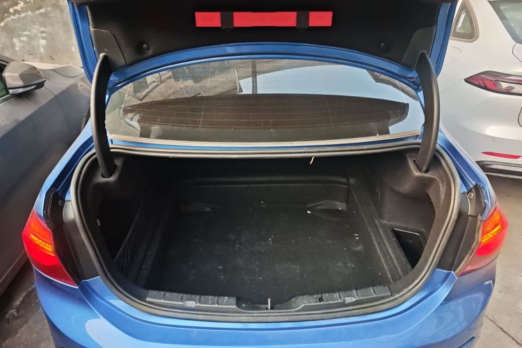 宝马1系 2018款 改款 118i 运动型机舱底盘23