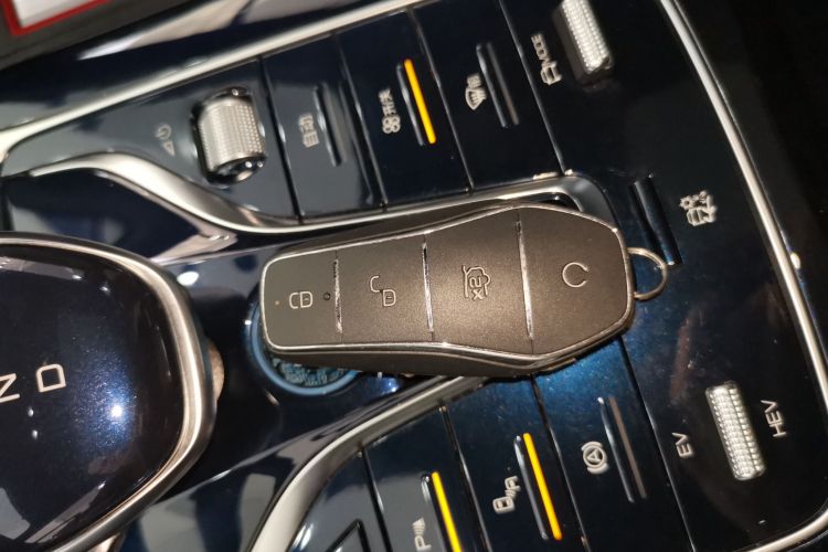 比亚迪 秦PLUS 2023款 冠军版 DM-i 120KM卓越型中控内饰7001