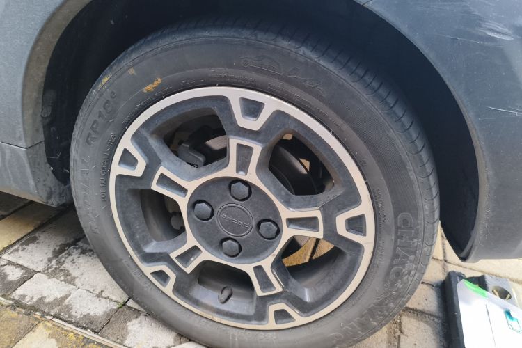 吉利银河 2024款 200km 熊猫骑士车身外观10