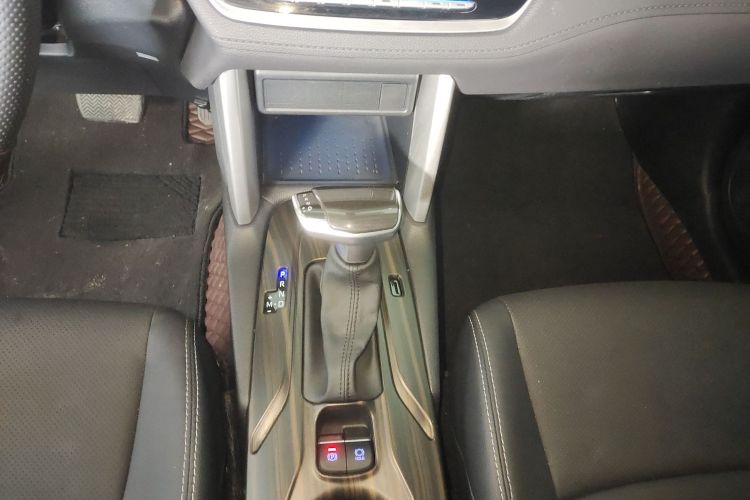 丰田 锋兰达 2022款 2.0L CVT豪华版中控内饰18