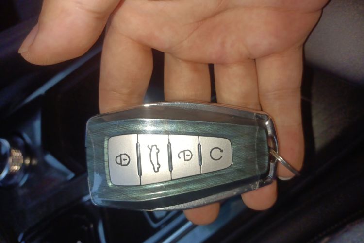 吉利汽车 星越L 2021款 2.0TD DCT EVO两驱智尊型中控内饰7001