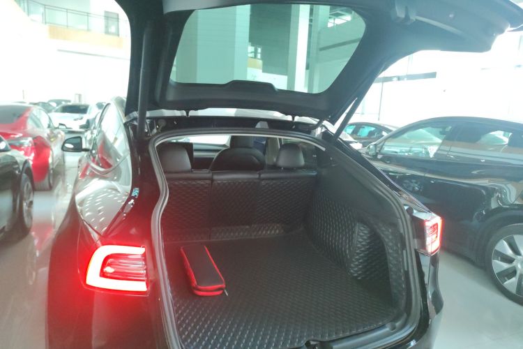 特斯拉 Model Y 2022款 后轮驱动版局部细节23