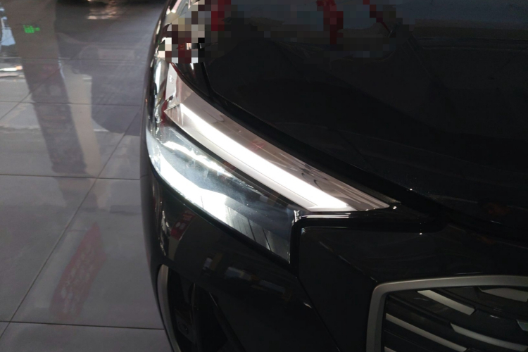 奥迪Q4 e-tron 2024款 40 e-tron 创行版车身外观8