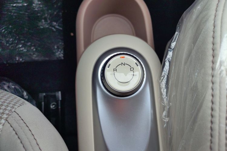 五菱汽车 宏光MINIEV 2025款 四门版 进阶款中控内饰18