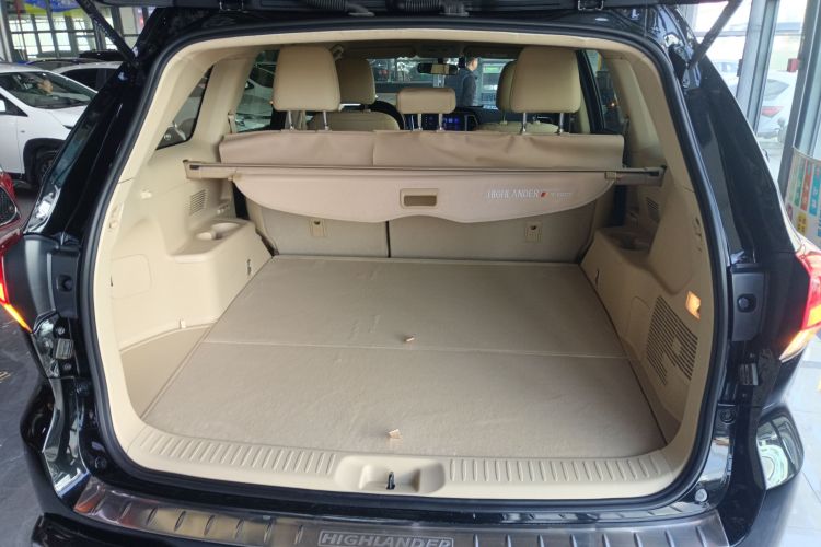 丰田 汉兰达 2018款 2.0T 两驱精英版 5座 国V机舱底盘23