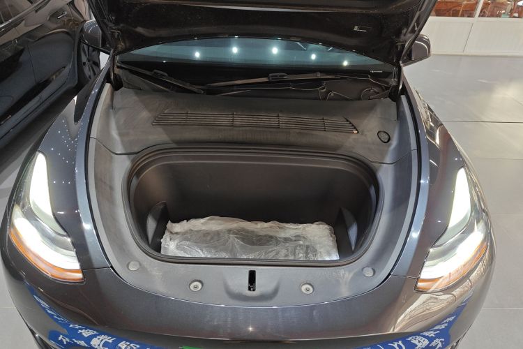 特斯拉 Model Y 2024款 后轮驱动版机舱底盘24