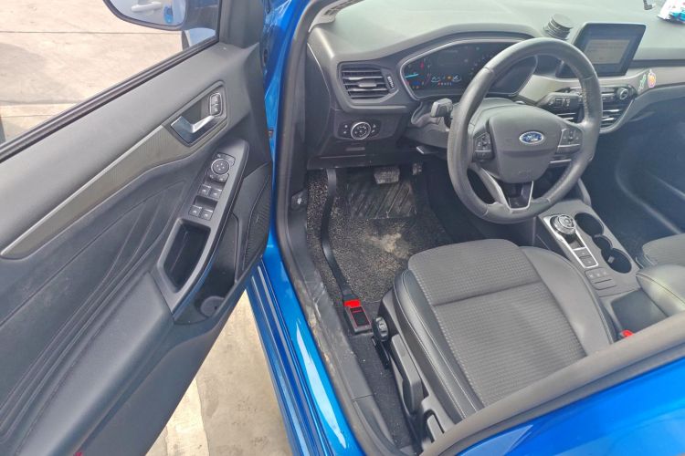 福特 福克斯 2020款 三厢 EcoBoost 180 自动锋潮型中控内饰20