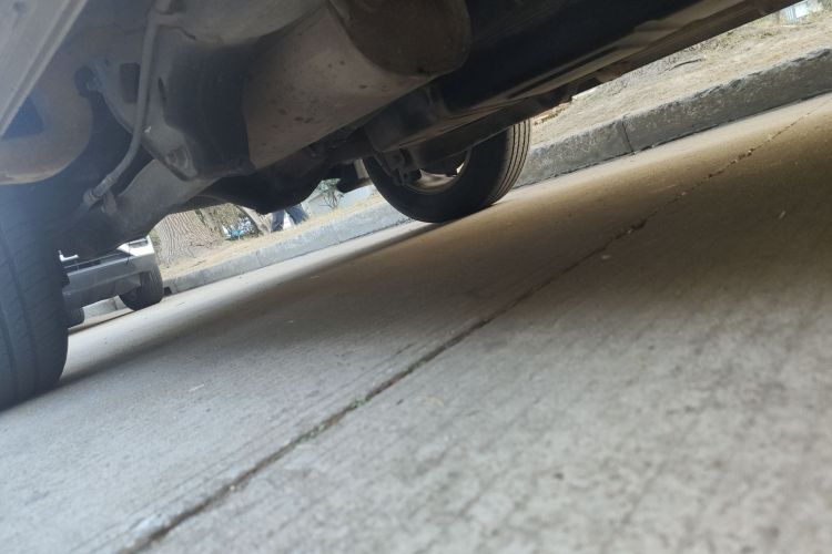 江铃 驭胜S350 2016款 2.0T 自动两驱汽油豪华天窗版7座局部细节9002