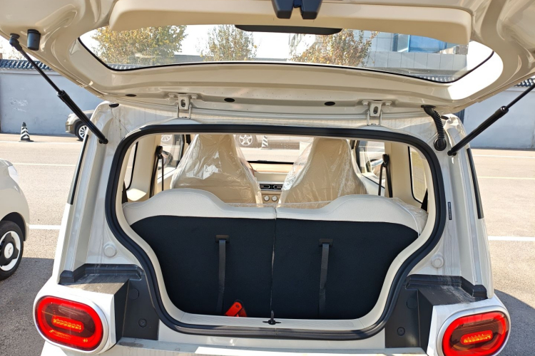 五菱汽车 宏光MINIEV 2024款 第三代 215km 青春版机舱底盘23