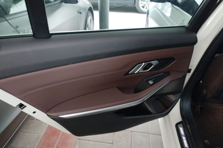 宝马3系 2022款 改款 325Li M运动套装中控内饰7008