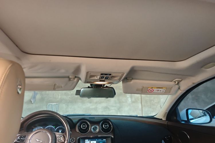 捷豹XJ 2014款 XJL 2.0T 两驱典雅商务版中控内饰22