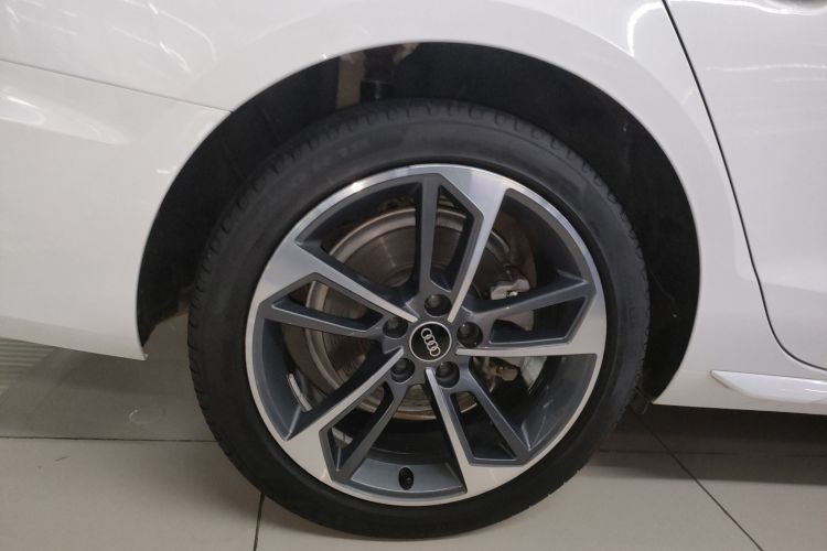 奥迪A4L 2023款 40 TFSI 时尚动感型车身外观6008