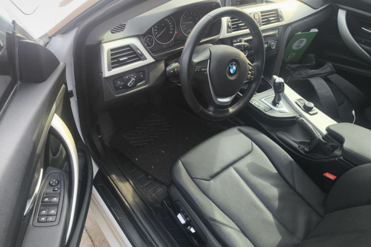 宝马3系GT 2016款 320i 时尚型中控内饰20