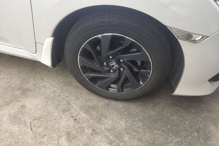 本田 思域 2016款 220TURBO CVT豪华版车身外观10